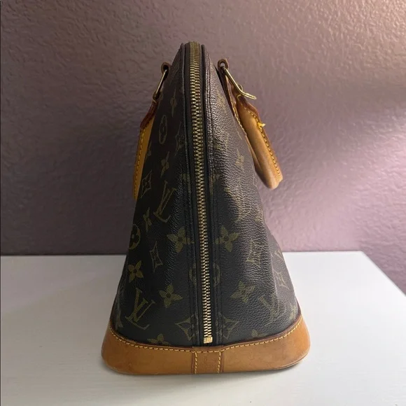 Louis Vuitton Monogram Alma - Picture 2 of 9